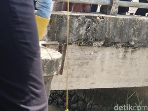 Diduga Tenggelam, Mayat Pria Karawang Ditemukan Mengambang di Irigasi