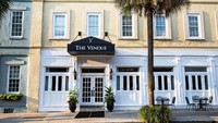  Vendue menjadi satu-satunya hotel yang didedikasikan untuk seni di Charleston.
