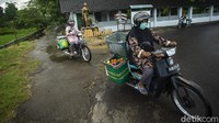 Namun kini para penjual jamu dari desa Kiringan menggunakan sepeda hingga motor. Dinas Pariwisata dan Kebudayaan Bantul sudah meresmikan Kiringan sebagai desa wisata.   