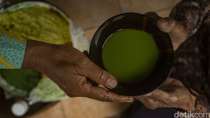 Dusun Kiringan di Jetis, Bantul menjadi salah satu sentra jamu yang terkenal di Jogja. Hampir seluruh ibu-ibu di sana merupakan penjual jamu keliling.
