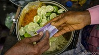 Kebutuhan akan peningkatan imun membuat jamu dicari banyak orang, sehingga penjualan jamu meningkat 7 hingga 8 kali lipat.  