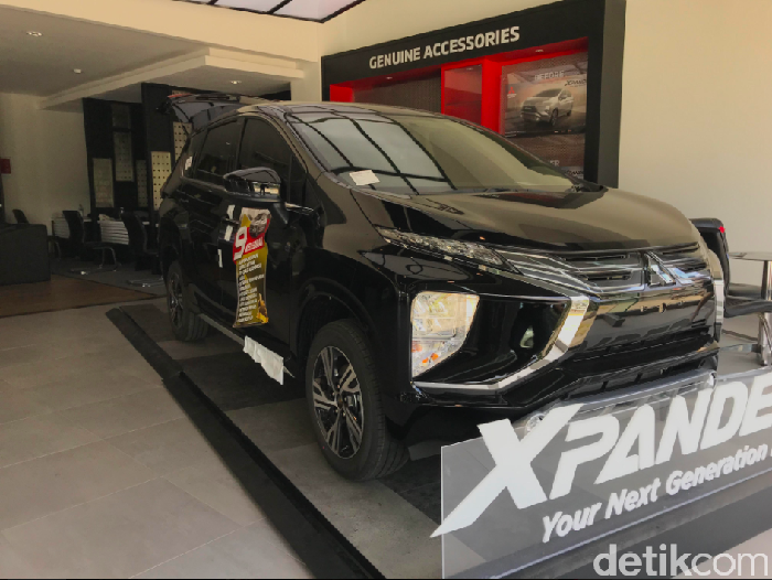 Mitsubishi Xpander di diler