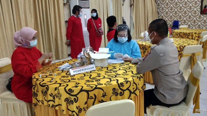 Palang Merah Indonesia (PMI) Provinsi Banten bersama Polda Banten dan Korem 064/Maulana Yusuf (MY) menggelar gerakan bersama donor plasma konvalesen.