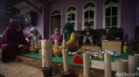 Penjualan tanamannya kini merambah dunia maya dan dapat dikirim hingga ke luar kota.