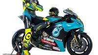 Pebalap berusia 42 tahun itu mengaku sangat bersemangat memulai petualangan baru bersama tim nomor dua. Warna livery motor yang baru, tim baru, dan segala sesuatu yang baru, membuat Rossi lebih termotivasi dan memiliki lebih banyak kekuatan untuk bekerja. Foto: Instagram @valeyellow46