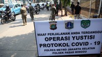 Operasi yustisi juga diterapkan untuk mencegah penyebaran COVID-19. Agung Pambudhy/detikcom.