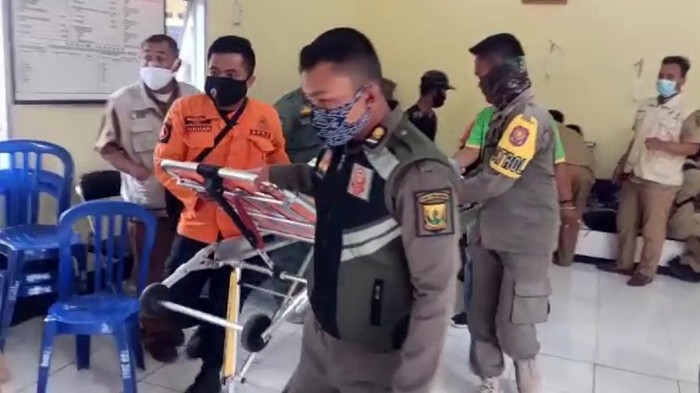 Puluhan warga Cibadak Sukabumi keracunan makanan