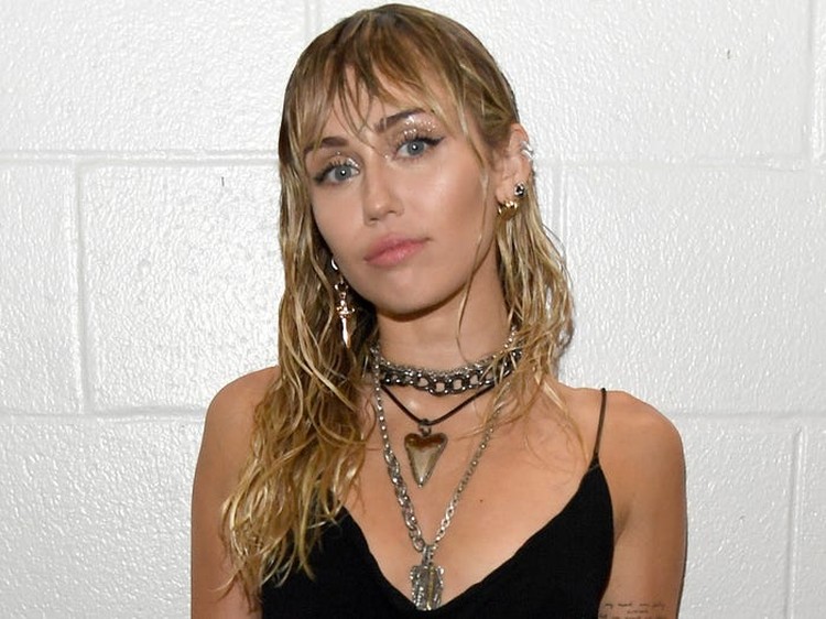Selebriti Hollywood jalani diet vegan Ariana Grande dan Miley Cyrus Jalani Diet Vegan, Ini Pola Makannya