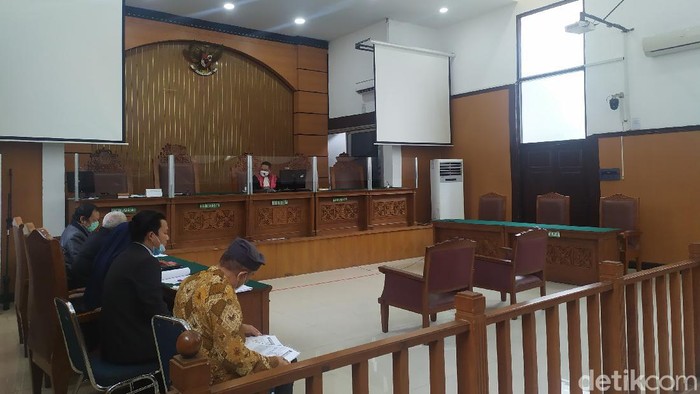 Sidang praperadilan Habib Rizieq Shihab di PN Jaksel Senin (1/3) ditunda