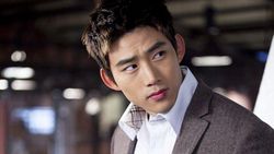 Nih 7 Artis Korea dengan IQ Paling Tinggi