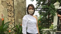Tya Ariestya juga masih makan nasi lo tapi dengan porsi yang diatur. Foto: Hanif/detikHOT