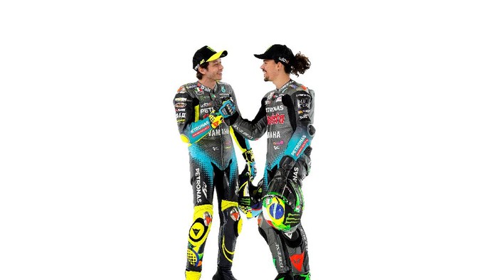 Valentino Rossi-Franco Morbidelli dalam peluncuran motor baru Petronas Yamaha