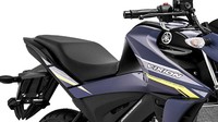 Yamaha memperkenalkan Vixion warna Matte Blue yang kian menonjolkan karakter sporty. terkait stripping body pada All New Vixion, saat ini telah mengusung desain lebih tajam yang terletak pada sisi kanan dan kiri tangki serta buritan motor. Foto: Yamaha Indonesia Motor Manufacturing (YIMM)