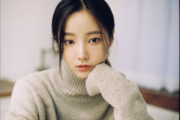 Yeonwoo ex Momoland.