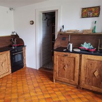 Ada sejumlah ruangan yang Yulia renovasi. Namun ia sengaja tidak merenovasi secara besar-besaran agar unsur tradisional kastil seluas 600 meter persegi itu tetap original. Foto: Dok. Yulia (Bored Panda)