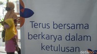 PIP melalui Kartu Indonesia Pintar (KIP) merupakan bantuan tunai pendidikan kepada anak usia sekolah usia 6-21 tahun.