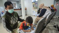 Bantuan ini akan diberikan kepada siswa yang berasal dari keluarga miskin, rentan miskin pemilik Kartu Keluarga Sejahtera (KKS), dan peserta Program Keluarga Harapan (PKH), yatim piatu, penyandang disabilitas, dan korban bencana alam/musibah.