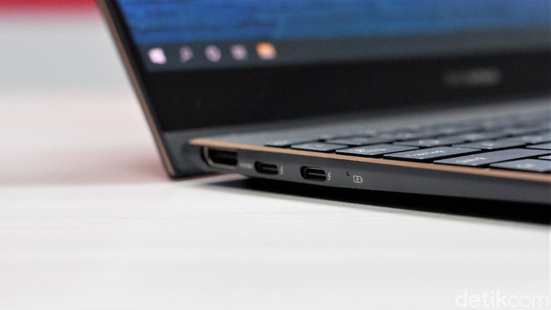 Asus ZenBook Flip S, laptop premium dengan layar sentuh dan dilengkapi stylus. Dibanderol Seharga Rp 23 juta.