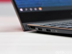 Asus ZenBook Flip S, Laptop Premium Rp 25 Juta