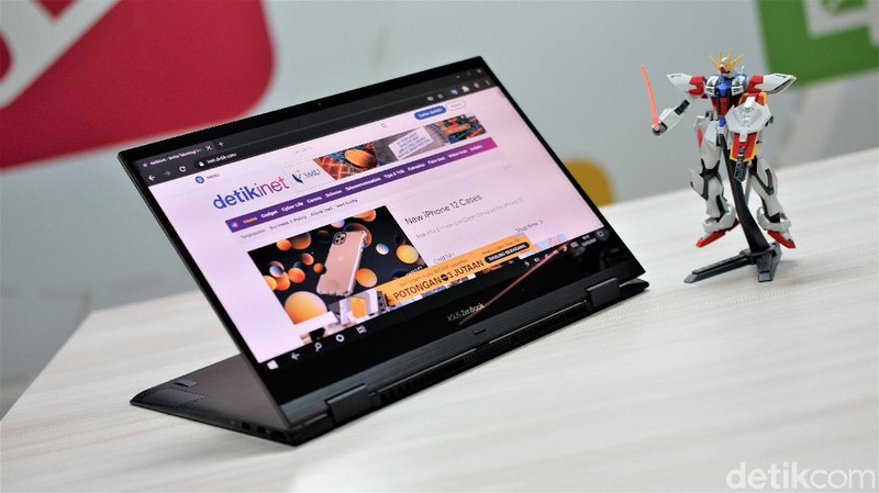 Asus ZenBook Flip S, laptop premium dengan layar sentuh dan dilengkapi stylus. Dibanderol Seharga Rp 23 juta.