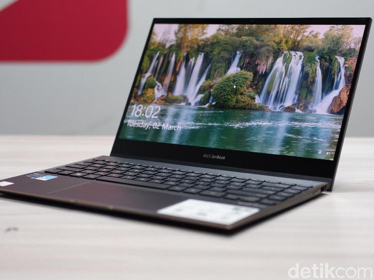 Asus ZenBook Flip S, Laptop Premium Rp 25 Juta
