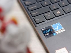 Asus ZenBook Flip S, Laptop Premium Rp 25 Juta