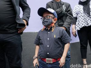 Daus Mini dan Istri Sambangi Komnas Perlindungan Anak
