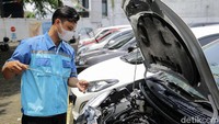 Kebijakan diskon PPnBM untuk mobil baru itu memberi dampak kepada bisnis mobil bekas, salah satunya terpaksa menurunkan harga.