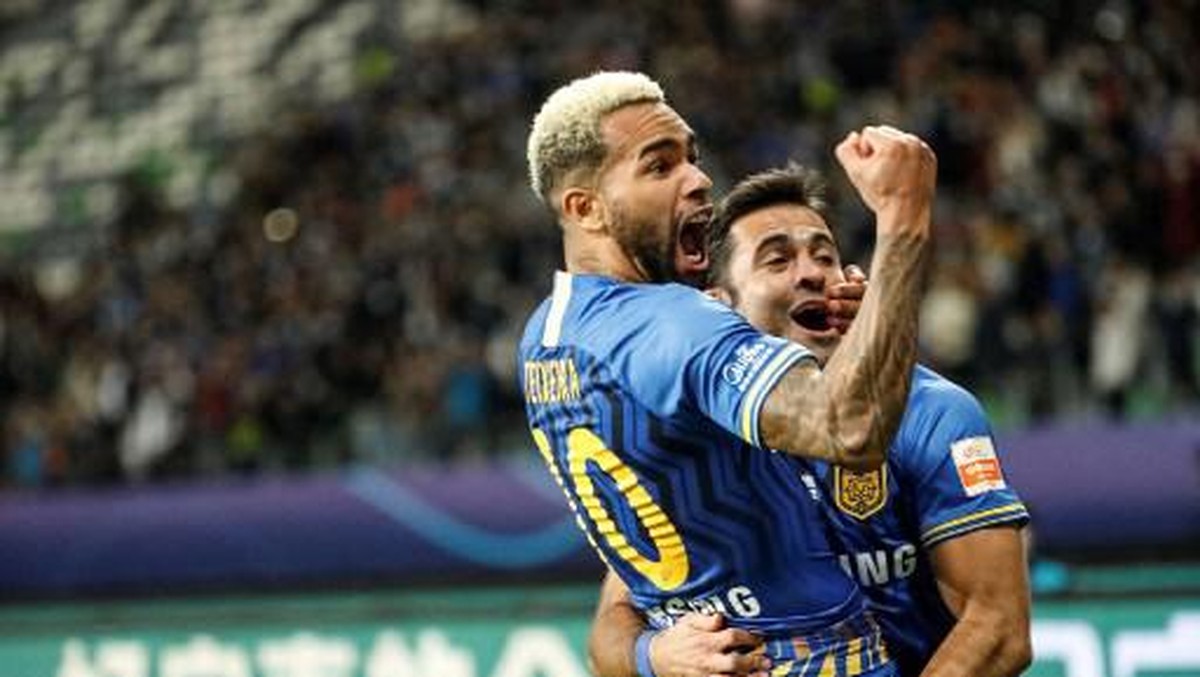 Eder membeberkan borok Suning Group dalam mengelola Jiangsu Suning (Foto: AFP/STR)