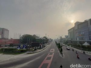 Langit Pekanbaru Berkabut dan Bau Asap, Ini Kata BMKG