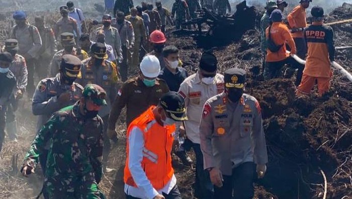 Kapolda Aceh saat mengecek karhutla (dok. Polda Aceh)