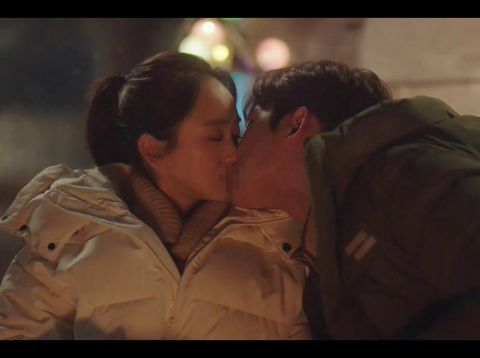 Kemesraan Rowoon dan Won Jin Ah Kemesraan Rowoon dan Won Jin Ah di drama Korea She Would Never Know