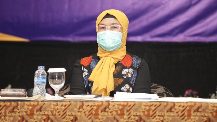 Kemnaker berkomitmen terus menyosialisasikan 4 Peraturan Pemerintah (PP) sebagai aturan turunan UU Nomor 11 Tahun 2020 tentang Cipta Kerja Klaster Ketenagakerjaan kepada para pemangku kepentingan.