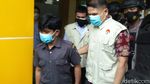 Potret KPK Geledah Kantor-Mobil Dinas PUTR Sulsel Usai OTT Nurdin Abdullah