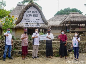Lestarikan Kearifan Lokal, Rumah Adat Ende di Lombok Diperbaiki