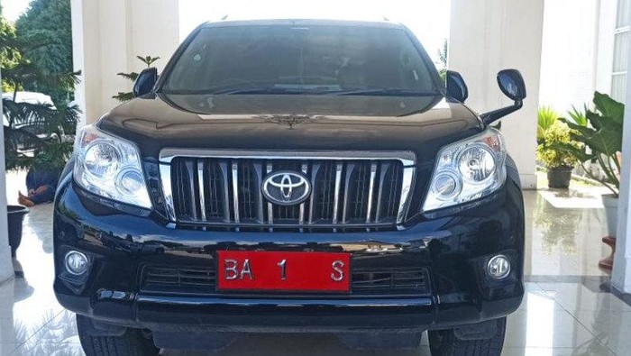 Mobil dinas Bupati Pasaman Barat