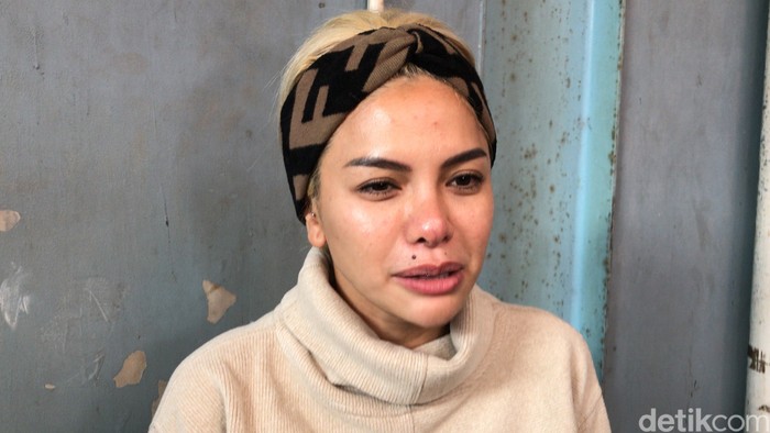 Nikita Mirzani Nikita Mirzani tak kaget dengan perceraian Wulan Guritno