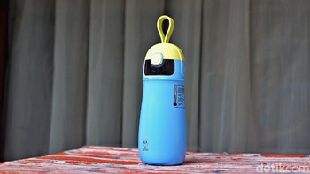Olike Smart Bottle bisa berbicara lebih dari 250 kalimat dan lebih dari 50 skenario percakapan. Foto: Adi Fida Rahman/detikINET