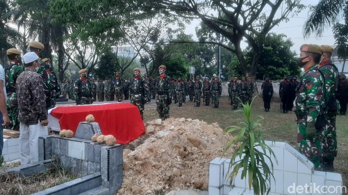 Pemakaman Kopda Dedi Irawan