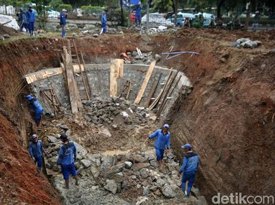 Pembuatan Embung untuk Cegah Banjir di Sumur Batu