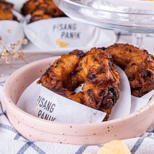 pisang goreng kekinian, ada pisang donut dan sate pisang