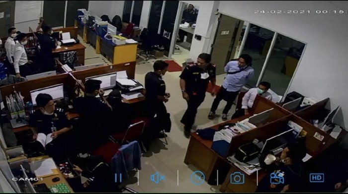 Screen shot video Bea Cukai Jayapura yang viral
