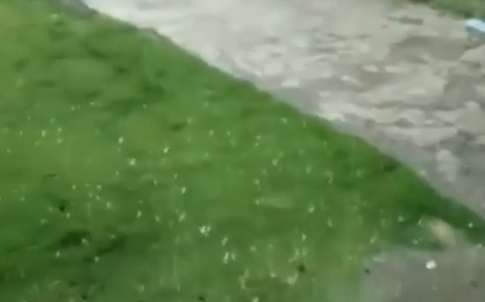 Screenshot video hujan es di Bengkulu (dok. Istimewa)