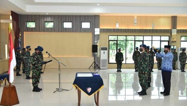 Serah terima jabatan Danlanud Halim Perdanakusuma dari Marsma TNI Purwoko Aji Prabowo ke Kolonel Pnb Bambang Gunarto