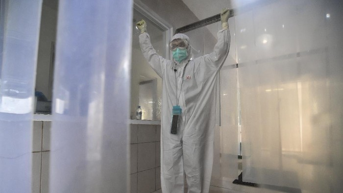 Setahun Corona, Wisma Atlet Jadi Saksi Kerja Keras RI Atasi Pandemi Setahun sudah virus Corona merebak di Indonesia. Upaya mengatasi pandemi pun dilakukan salah satunya alih fungsi Wisma Atlet jadi Rumah Sakit Darurat COVID-19.