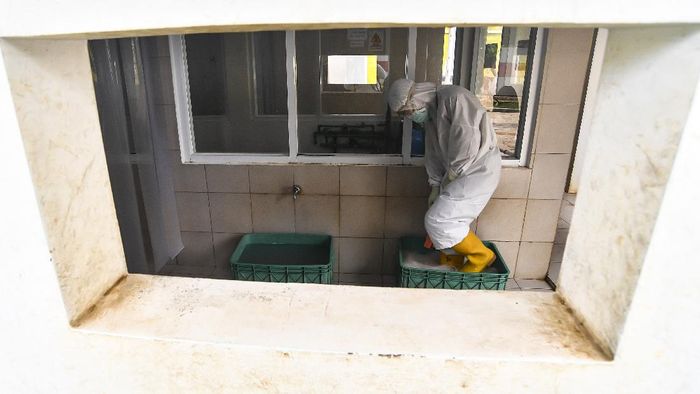 Setahun Corona, Wisma Atlet Jadi Saksi Kerja Keras RI Atasi Pandemi Setahun sudah virus Corona merebak di Indonesia. Upaya mengatasi pandemi pun dilakukan salah satunya alih fungsi Wisma Atlet jadi Rumah Sakit Darurat COVID-19.