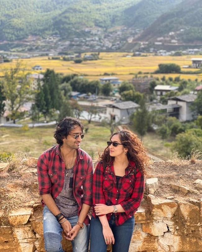 Hubungan antara Shaheer dan Ruchikaa diawali dari pertemanan. Ruchikaa sendiri merupakan Produser Kreatif & Wakil Presiden Eksekutif di Ekta Kapoors Balaji Motion Pictures. Foto: Instagram/@shaheernsheikh