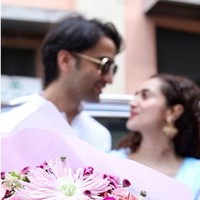 Shaheer Sheikh dan Ruchikaa Kapoor kerap membagikan momen kebersamaan keduanya ketika tengah berlibur di media sosial mereka masing-masing. Ini adalah salah satu potret keduanya ketika tengah berlibur. Foto: Instagram/@shaheernsheikh