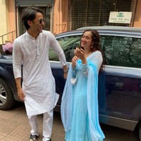 Perasaan nyaman yang dirasakan oleh Shaheer lah yang membuatnya mantap untuk menjadikan Ruchikaa sebagai istrinya. Bagaimana menurutmu keduanya, serasi bukan? Foto: Instagram/@ruchikaakapoor