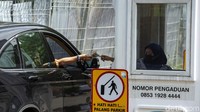 Kendaraan yang belum lulus uji emisi akan dikenakan tarif tertinggi.
